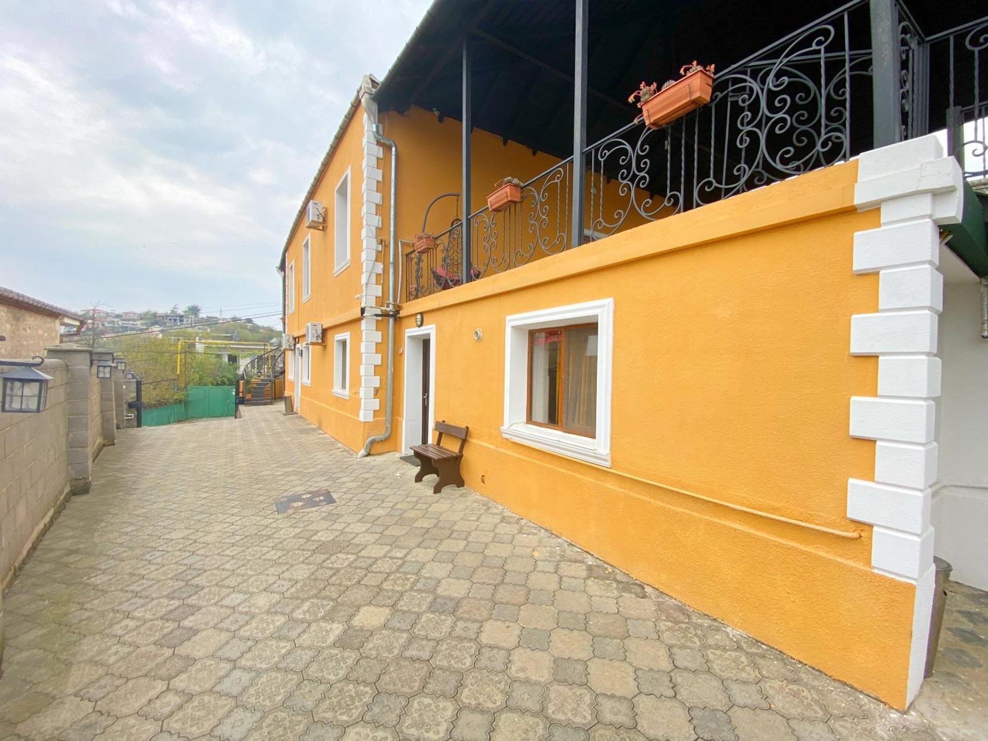 Hotel Orange Kutaisi Eksteriør billede