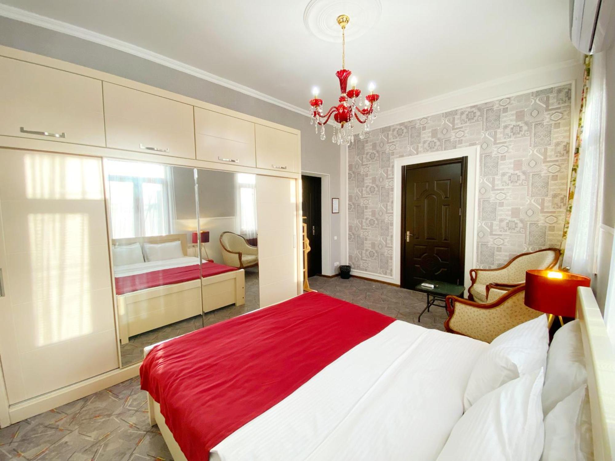 Hotel Orange Kutaisi Eksteriør billede