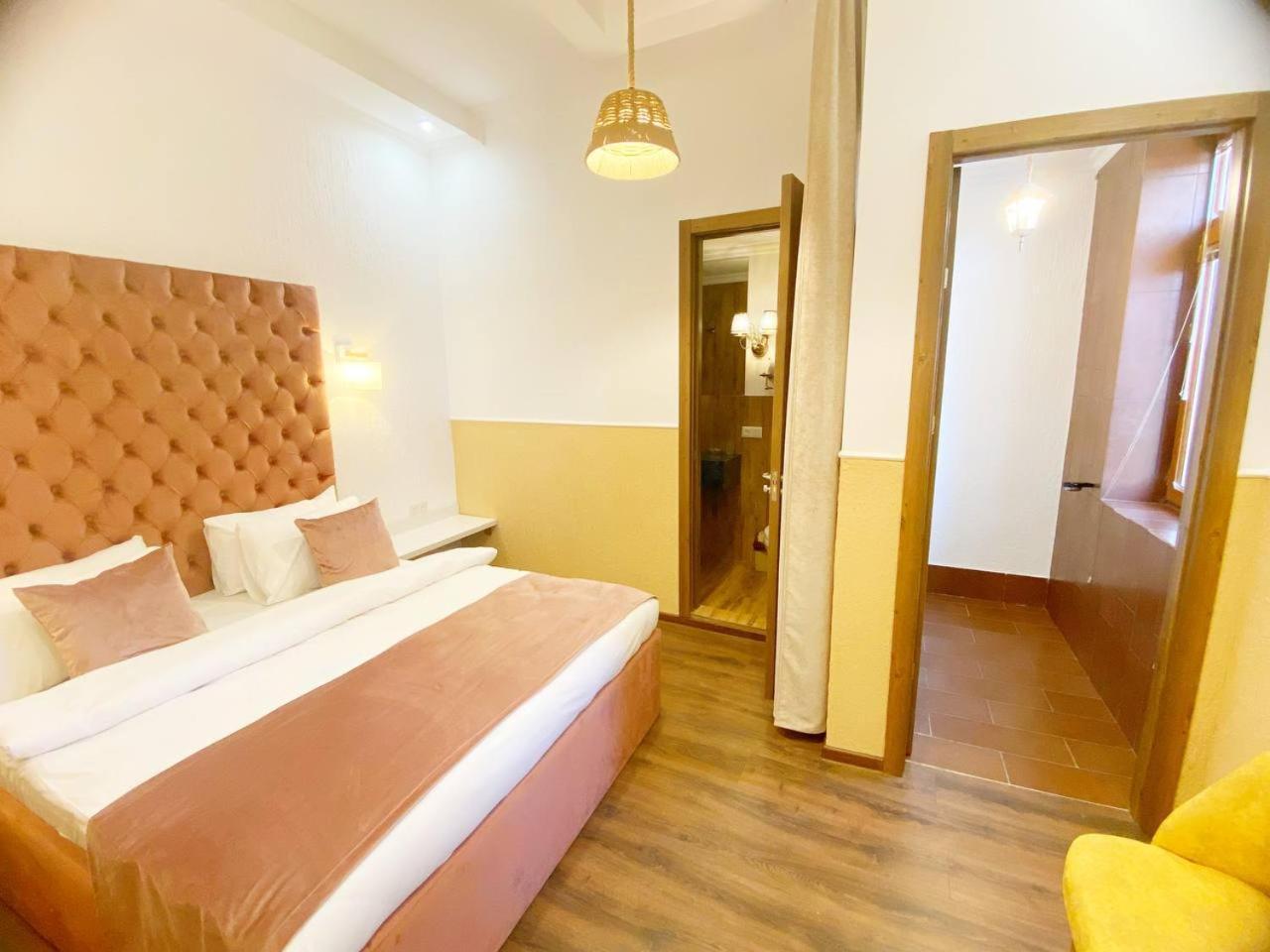 Hotel Orange Kutaisi Eksteriør billede
