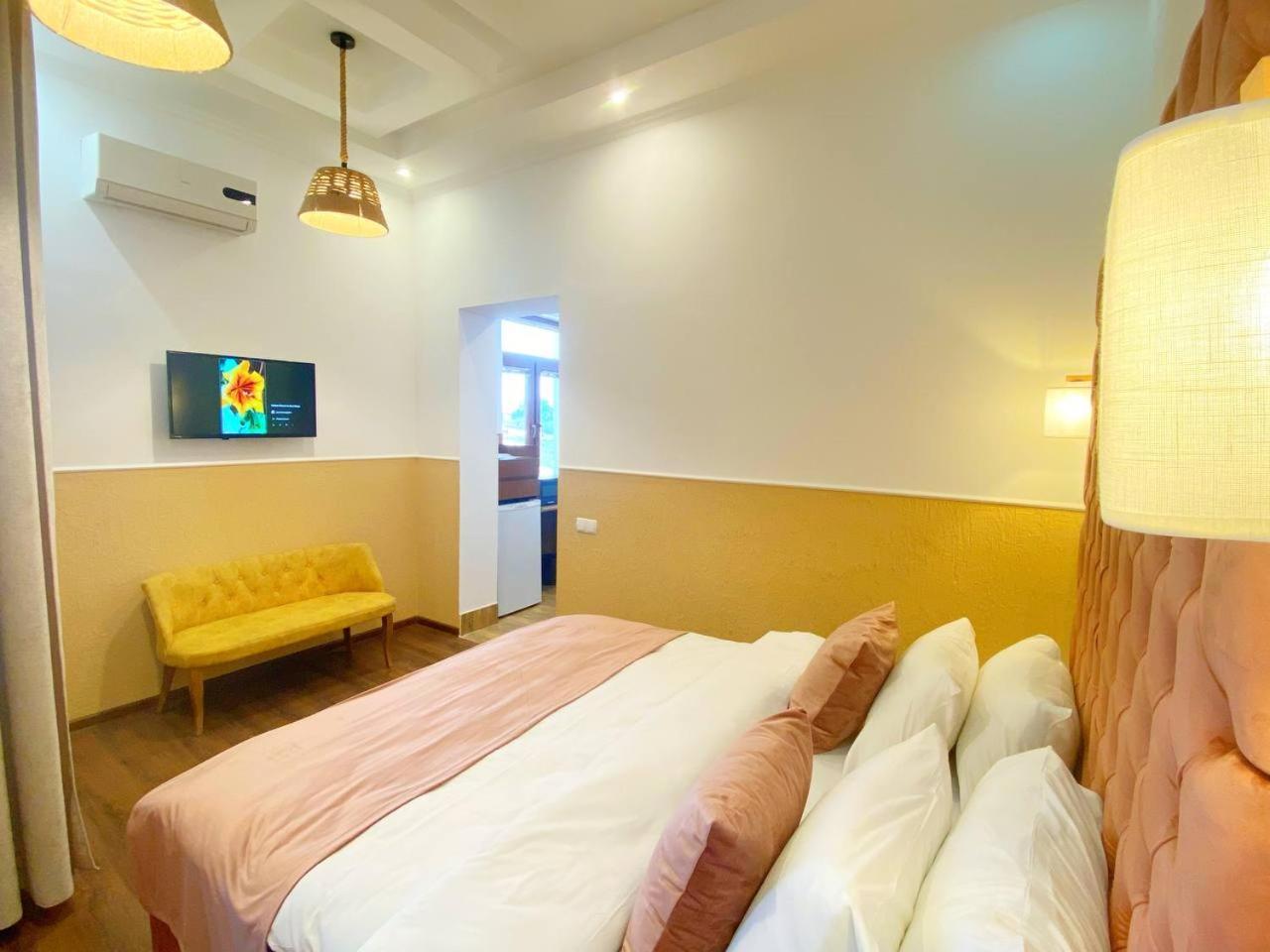 Hotel Orange Kutaisi Eksteriør billede
